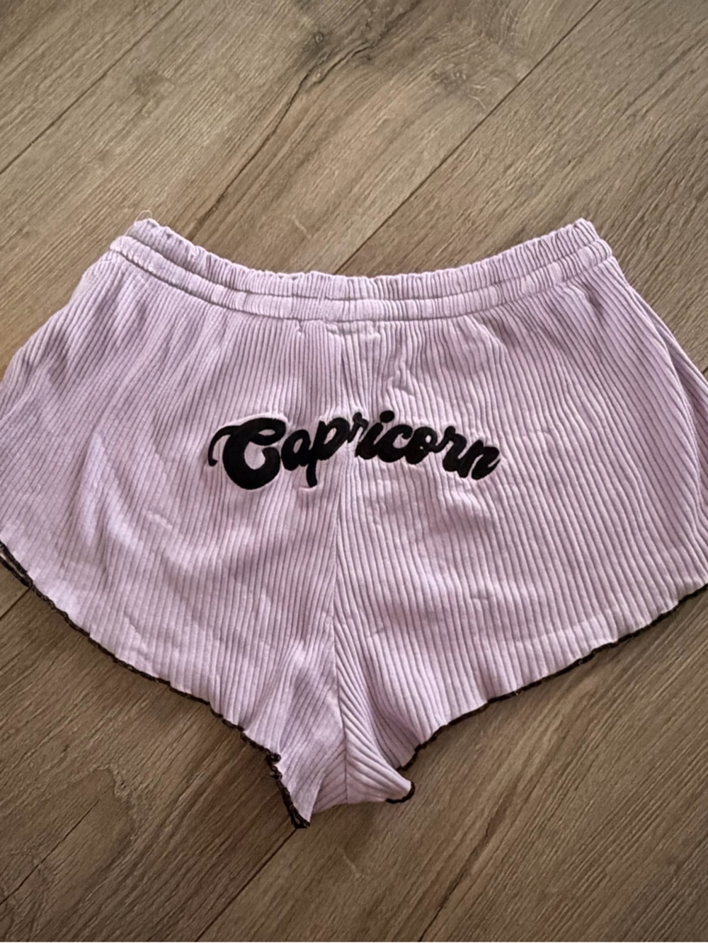 Horoscopez Capricorn Ribbed Lavender Lounge Shorts with Contrast Trim Size Small